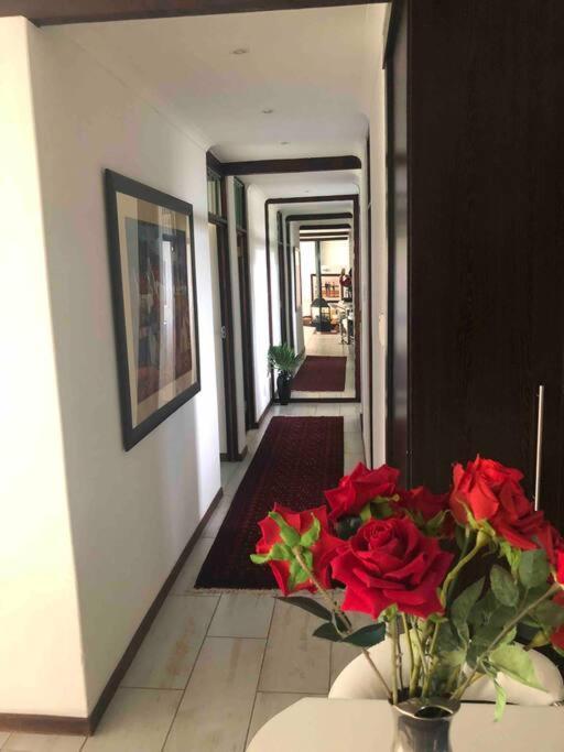Red Cascade - Luxury 4 Bedrooms -Solar And Aircons Hartbeespoort Exterior photo