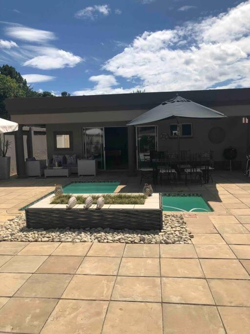 Red Cascade - Luxury 4 Bedrooms -Solar And Aircons Hartbeespoort Exterior photo